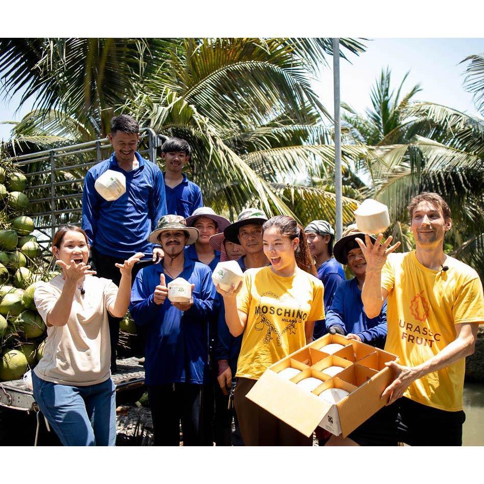 Junge Frische Trink Kokosnuss Pagode - Image 4